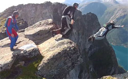 BASE-jump-Norway-250.jpg