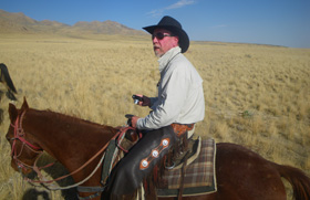 roly-on-horse-curt.jpg