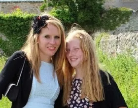 Louise and her daughter Jenny, who has Type 1 diabetes