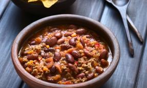 Slow-cooked bean chilli