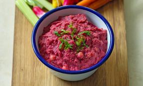 Beetroot hummus