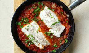 Cod with tomato sauce