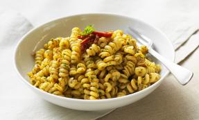 Eliche pasta with sun-dried tomato dressing