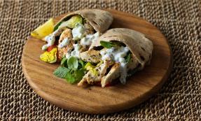 Greek-style chicken pittas