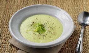 Potato, leek and cheese soup