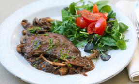 Steak with mushroom sauce